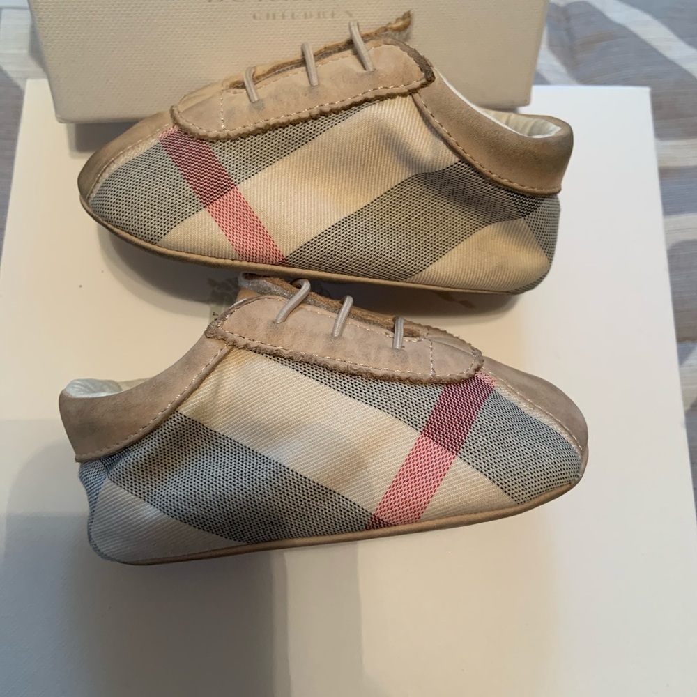 Baby Burberry soft bottoms shoes